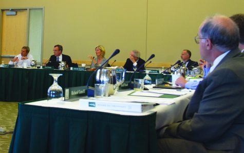 Graduate senate leader discusses housing issues with board of trustees