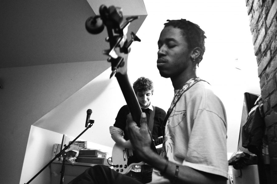 Burlington-based psychedelic progressive trip-hop band Binger practices Feb. 18. <strong> JEN RAMIREZ/The Vermont Cynic </strong>