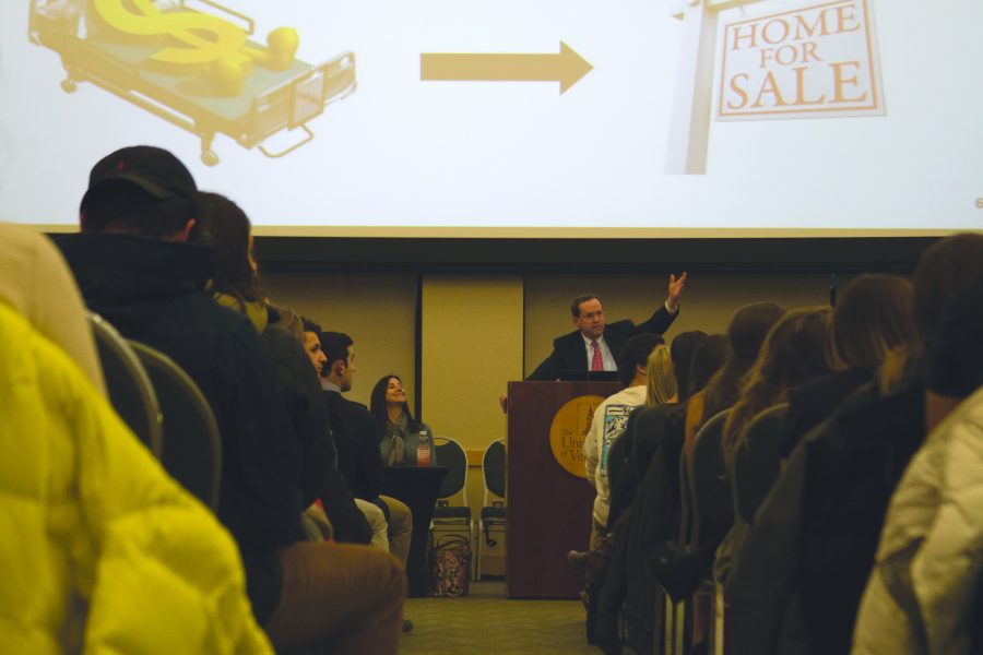 Students+gather+in+the+Grand+Maple+Ballroom++March+3+to+discuss+a+new+property+tax+on+Greek+housing.+The+Vermont+Cynic%2FRyan+Thornton