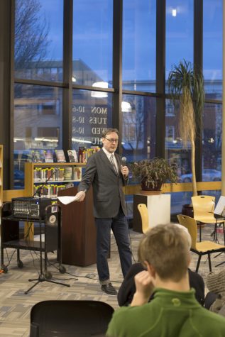 Author analyzes history of symphony