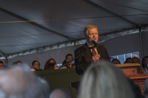 Medical school dean announces departure