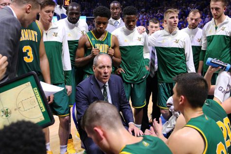 Men’s basketball wins tournament in the Bahamas