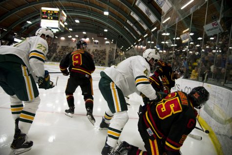 Men’s Hockey opens season with a win