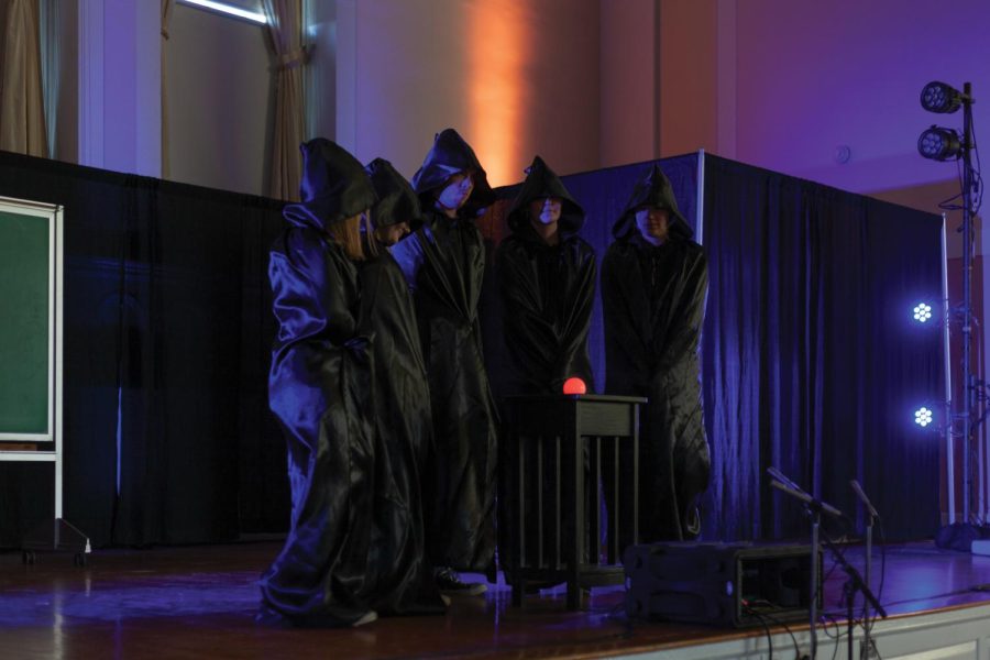 Sophomore Jordan Barbour, first year Spencer Cook, junior Taylor Slonaker, first year Katie Ovitt, and first year Abbie Hazelton (left to right), during their performance of “The Origin of Annoyance” by Evan Dodge, a first year.